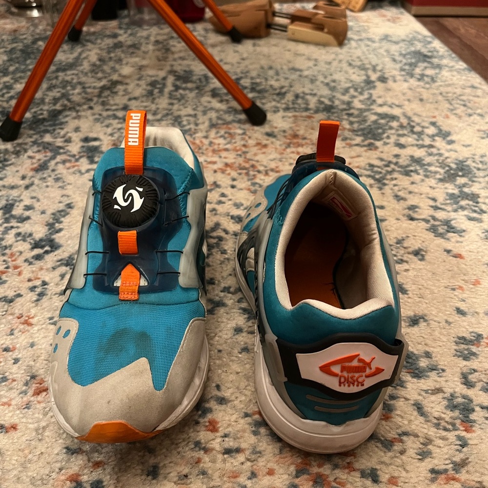 Puma sneakers sz 9.5